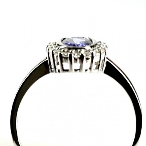 White gold ring with tanzanite and diamonds