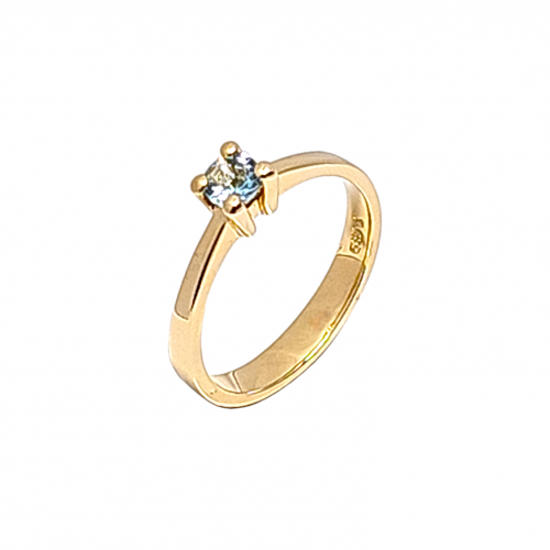 Yellow gold ring with Blue topaz
