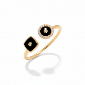 Yellow gold ring with onyx and diamonds