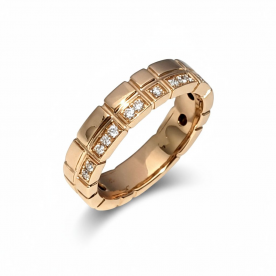 Rose gold ring with diamonds 