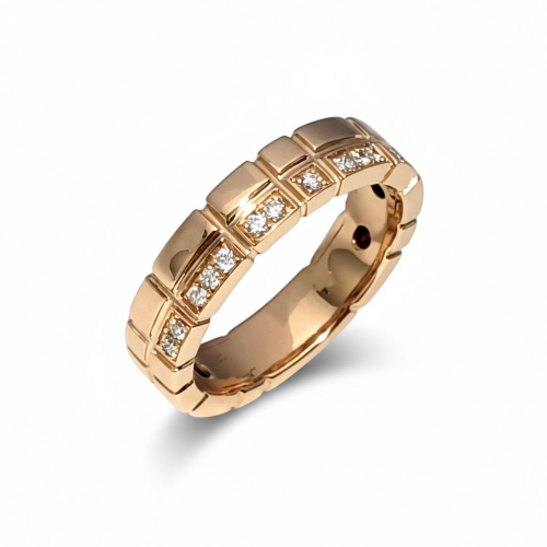 Rose gold ring with diamonds 