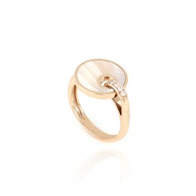 Rose gold ring with diamonds and mother of pearl